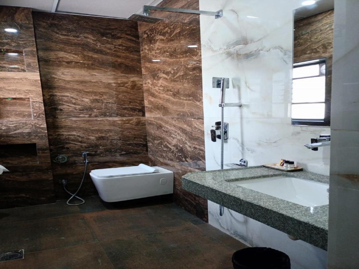 Hotel Rose Gold Ahmednagar Eksteriør bilde