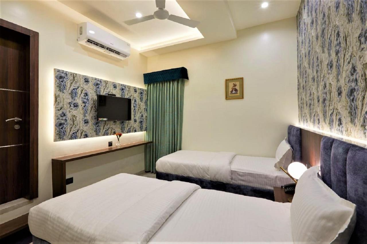Hotel Rose Gold Ahmednagar Eksteriør bilde